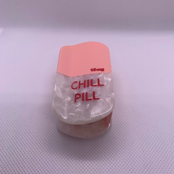 BRAND NEW ADORABLE/FUN PILL W/ CHILL PILL WOMEN'S HAIR ACCESSORIES CLAW CLIP - Picture 7 of 9
